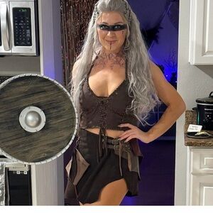Viking costume & wig women’s